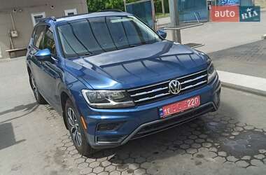 Позашляховик / Кросовер Volkswagen Tiguan 2018 в 
