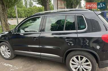 Внедорожник / Кроссовер Volkswagen Tiguan 2012 в 