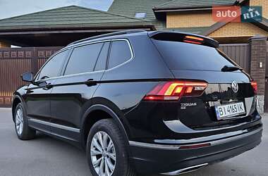Внедорожник / Кроссовер Volkswagen Tiguan 2018 в 