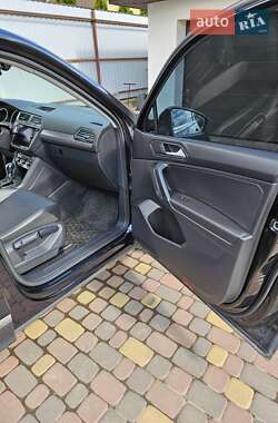 Внедорожник / Кроссовер Volkswagen Tiguan 2018 в 