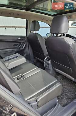 Внедорожник / Кроссовер Volkswagen Tiguan 2018 в 