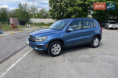 Внедорожник / Кроссовер Volkswagen Tiguan 2016 в 