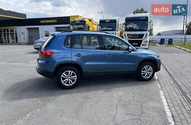 Внедорожник / Кроссовер Volkswagen Tiguan 2016 в 