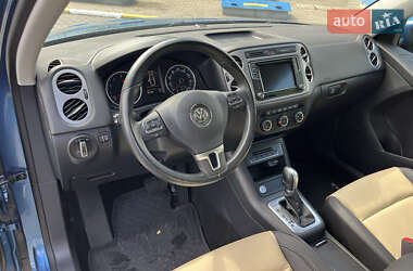Внедорожник / Кроссовер Volkswagen Tiguan 2016 в 