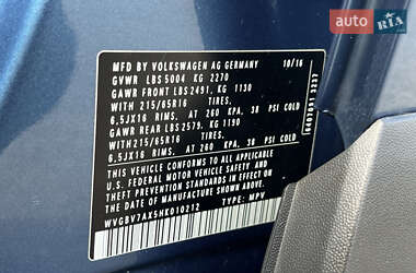 Внедорожник / Кроссовер Volkswagen Tiguan 2016 в 
