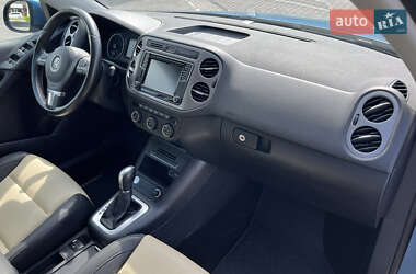 Внедорожник / Кроссовер Volkswagen Tiguan 2016 в 