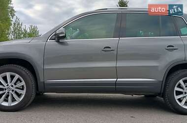 Позашляховик / Кросовер Volkswagen Tiguan 2013 в 