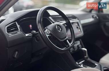 Внедорожник / Кроссовер Volkswagen Tiguan 2019 в 