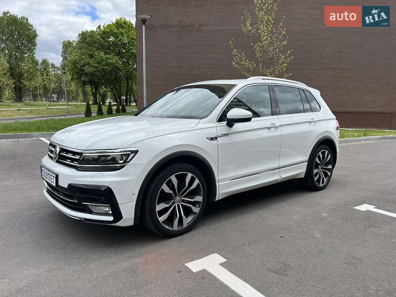 Позашляховик / Кросовер Volkswagen Tiguan 2017 в 