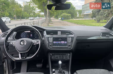 Позашляховик / Кросовер Volkswagen Tiguan 2017 в 