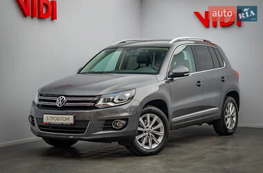 Позашляховик / Кросовер Volkswagen Tiguan 2016 в Києві