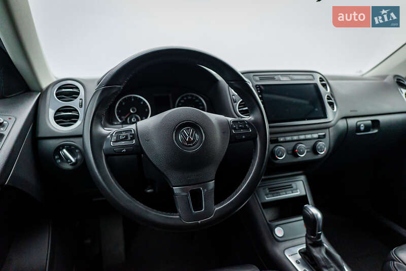 Позашляховик / Кросовер Volkswagen Tiguan 2016 в Києві