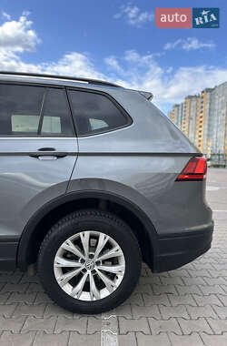 Позашляховик / Кросовер Volkswagen Tiguan 2018 в 