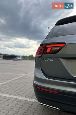 Позашляховик / Кросовер Volkswagen Tiguan 2018 в 