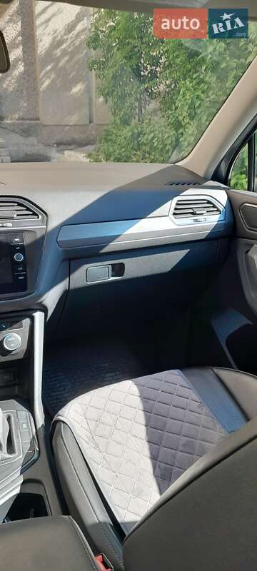 Внедорожник / Кроссовер Volkswagen Tiguan 2017 в Житомире фото 10 Внедорожник / Кроссовер Volkswagen Tiguan 2017 в Житомире