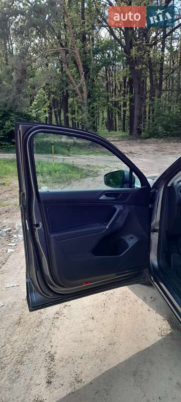 Внедорожник / Кроссовер Volkswagen Tiguan 2017 в Житомире фото 3 Внедорожник / Кроссовер Volkswagen Tiguan 2017 в Житомире