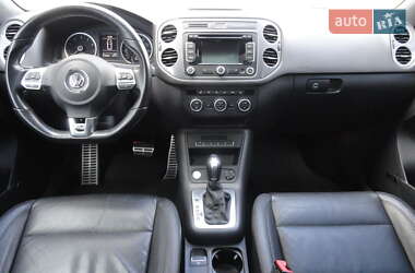 Внедорожник / Кроссовер Volkswagen Tiguan 2015 в 