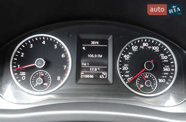 Внедорожник / Кроссовер Volkswagen Tiguan 2015 в 