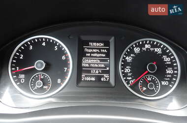 Внедорожник / Кроссовер Volkswagen Tiguan 2015 в 
