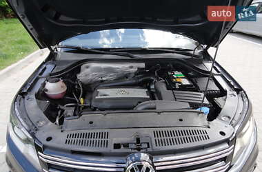 Внедорожник / Кроссовер Volkswagen Tiguan 2015 в 