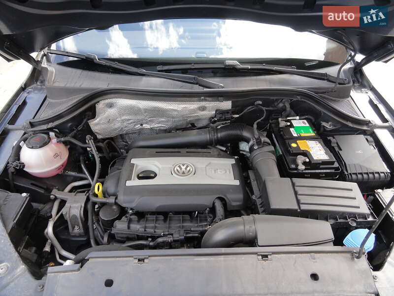 Внедорожник / Кроссовер Volkswagen Tiguan 2015 в Луцке