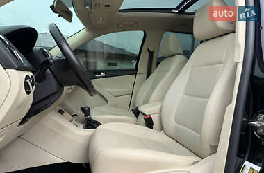 Позашляховик / Кросовер Volkswagen Tiguan 2014 в 