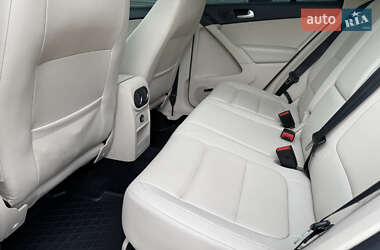 Позашляховик / Кросовер Volkswagen Tiguan 2014 в 