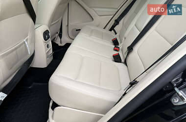 Позашляховик / Кросовер Volkswagen Tiguan 2014 в 