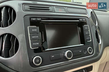 Позашляховик / Кросовер Volkswagen Tiguan 2014 в 