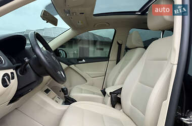 Позашляховик / Кросовер Volkswagen Tiguan 2014 в 