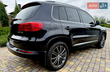 Позашляховик / Кросовер Volkswagen Tiguan 2014 в 