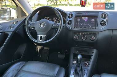 Позашляховик / Кросовер Volkswagen Tiguan 2015 в 