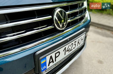 Внедорожник / Кроссовер Volkswagen Tiguan 2021 в 