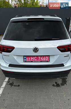 Внедорожник / Кроссовер Volkswagen Tiguan 2018 в 