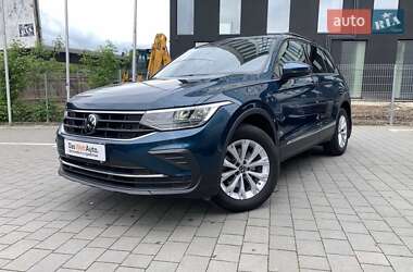 Внедорожник / Кроссовер Volkswagen Tiguan 2022 в 