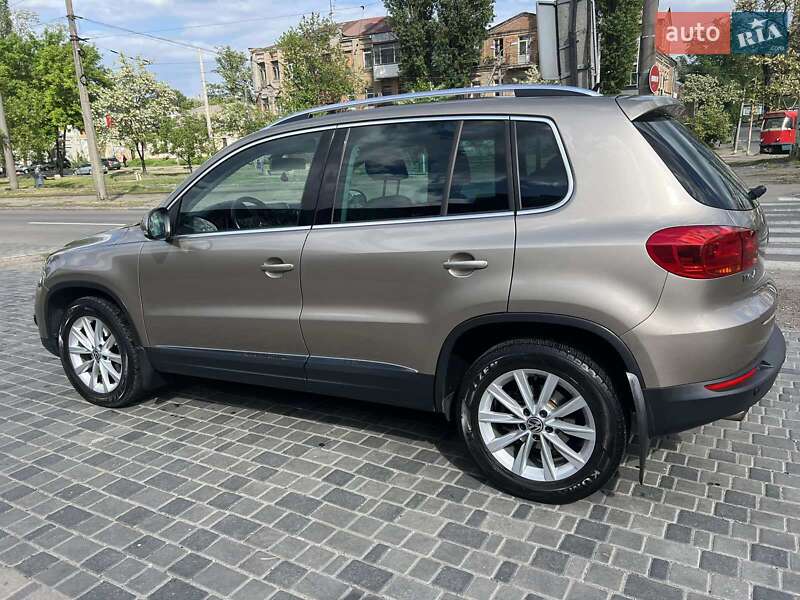 Внедорожник / Кроссовер Volkswagen Tiguan 2014 в Днепре