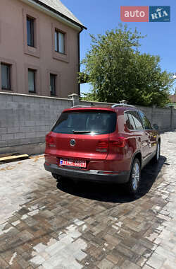 Внедорожник / Кроссовер Volkswagen Tiguan 2014 в 