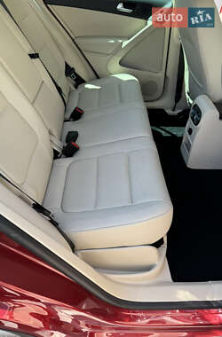 Внедорожник / Кроссовер Volkswagen Tiguan 2014 в 
