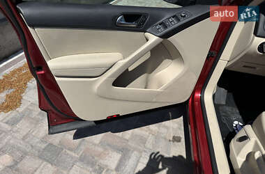 Внедорожник / Кроссовер Volkswagen Tiguan 2014 в 