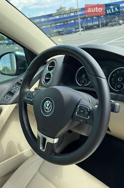 Внедорожник / Кроссовер Volkswagen Tiguan 2016 в 