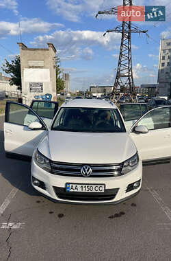 Внедорожник / Кроссовер Volkswagen Tiguan 2011 в Киеве