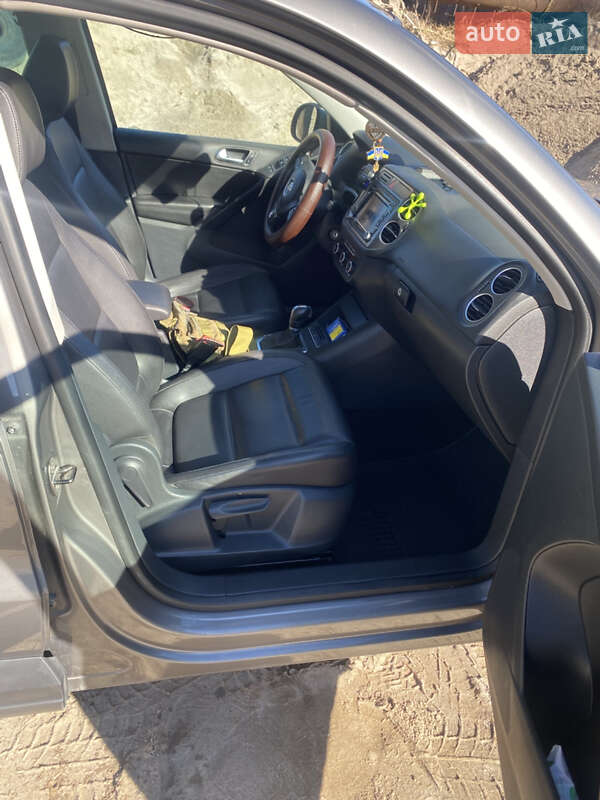 Позашляховик / Кросовер Volkswagen Tiguan 2010 в Ярмолинцях