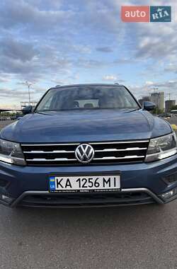 Внедорожник / Кроссовер Volkswagen Tiguan 2017 в Киеве