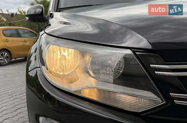 Позашляховик / Кросовер Volkswagen Tiguan 2012 в 