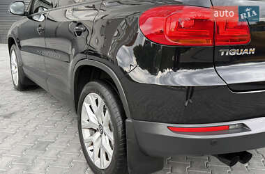 Позашляховик / Кросовер Volkswagen Tiguan 2012 в 