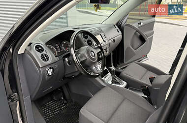 Позашляховик / Кросовер Volkswagen Tiguan 2012 в 