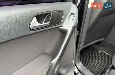 Позашляховик / Кросовер Volkswagen Tiguan 2012 в 