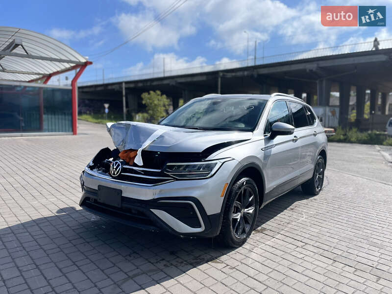 Внедорожник / Кроссовер Volkswagen Tiguan 2022 в 