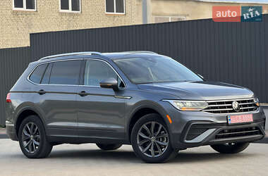 Позашляховик / Кросовер Volkswagen Tiguan 2022 в 