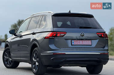 Позашляховик / Кросовер Volkswagen Tiguan 2022 в 